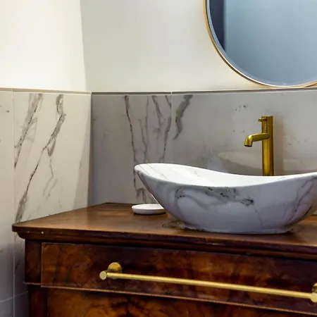 Apartment High-end Overlooking The Quays Ail Lyon