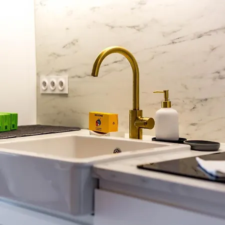 High-end Overlooking The Quays Ail Apartment *
