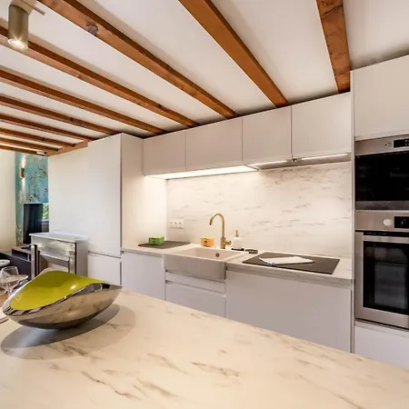 High-end Overlooking The Quays Ail * Lyon