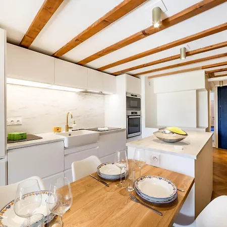 아파트 High-end Overlooking The Quays Ail